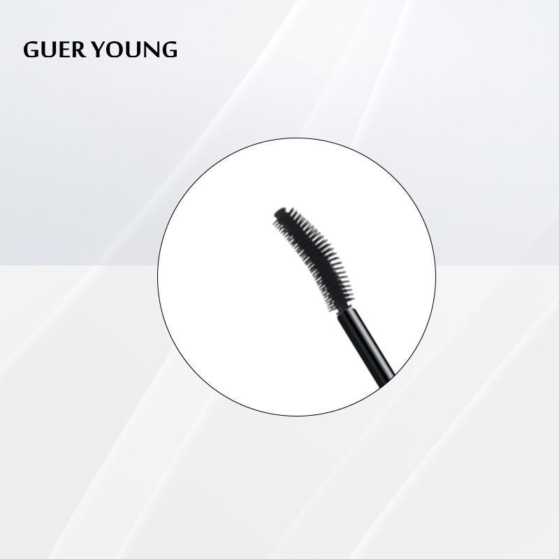 Crescent shaped silicone mascara brush for definition